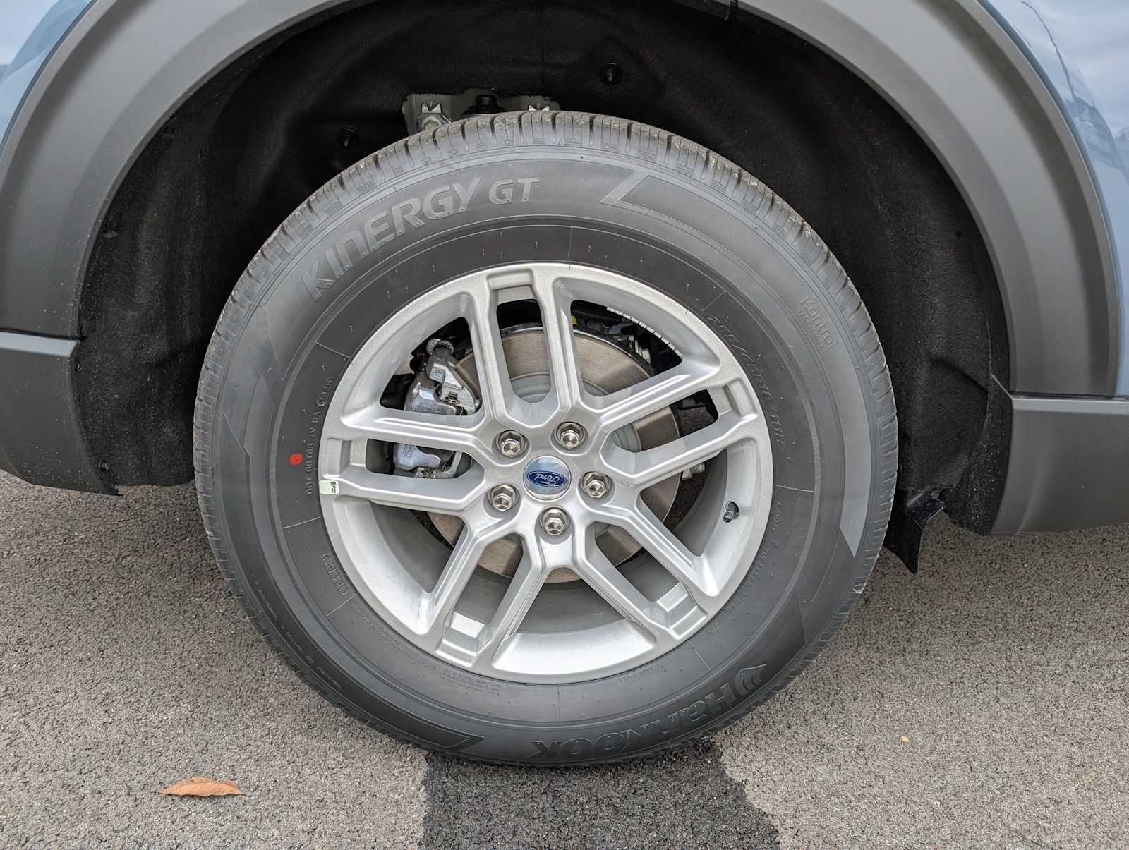 2025 Ford Explorer photo 3