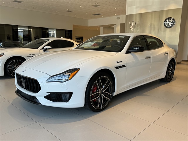 2024 Maserati Quattroporte Modena Q4 photo 3