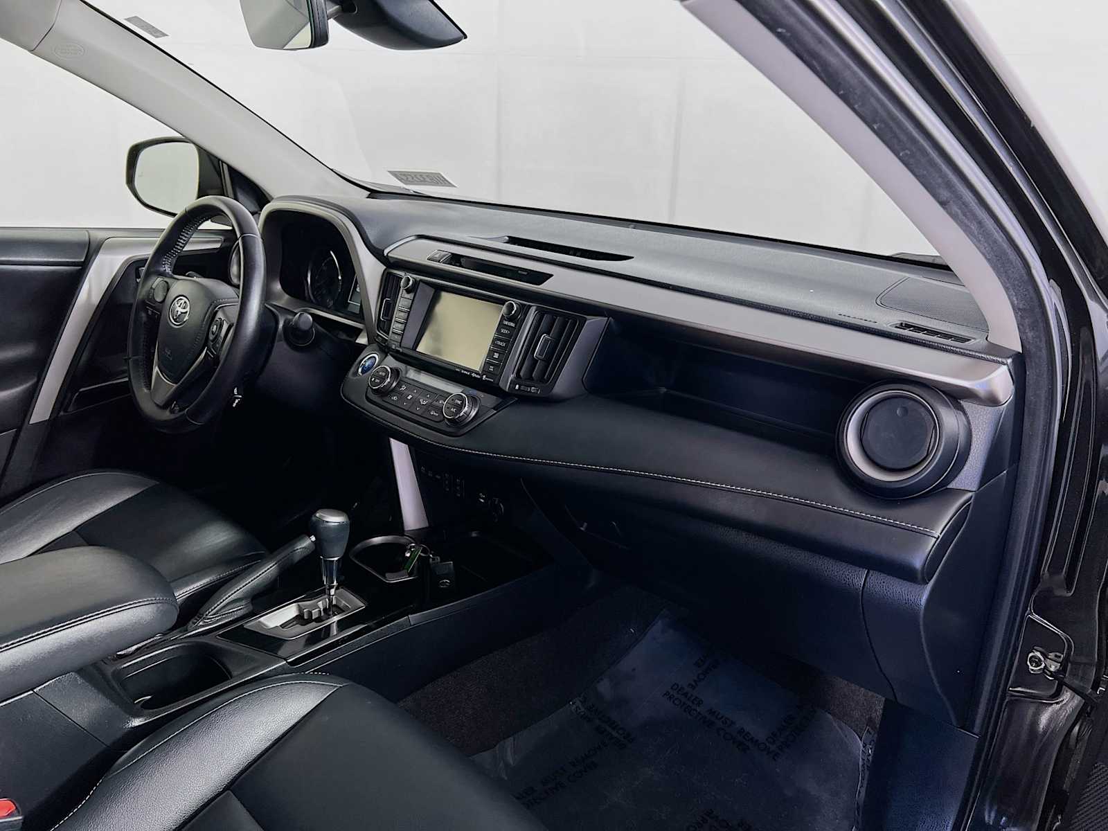 2016 Toyota RAV4 Hybrid Limited photo 28