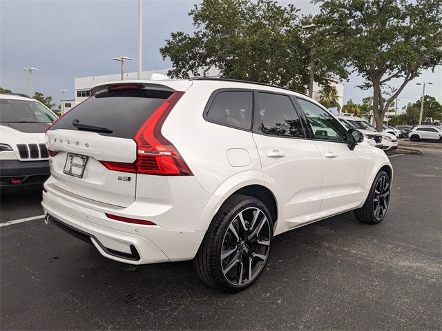 2024 Volvo XC60 B5 Ultimate photo 4