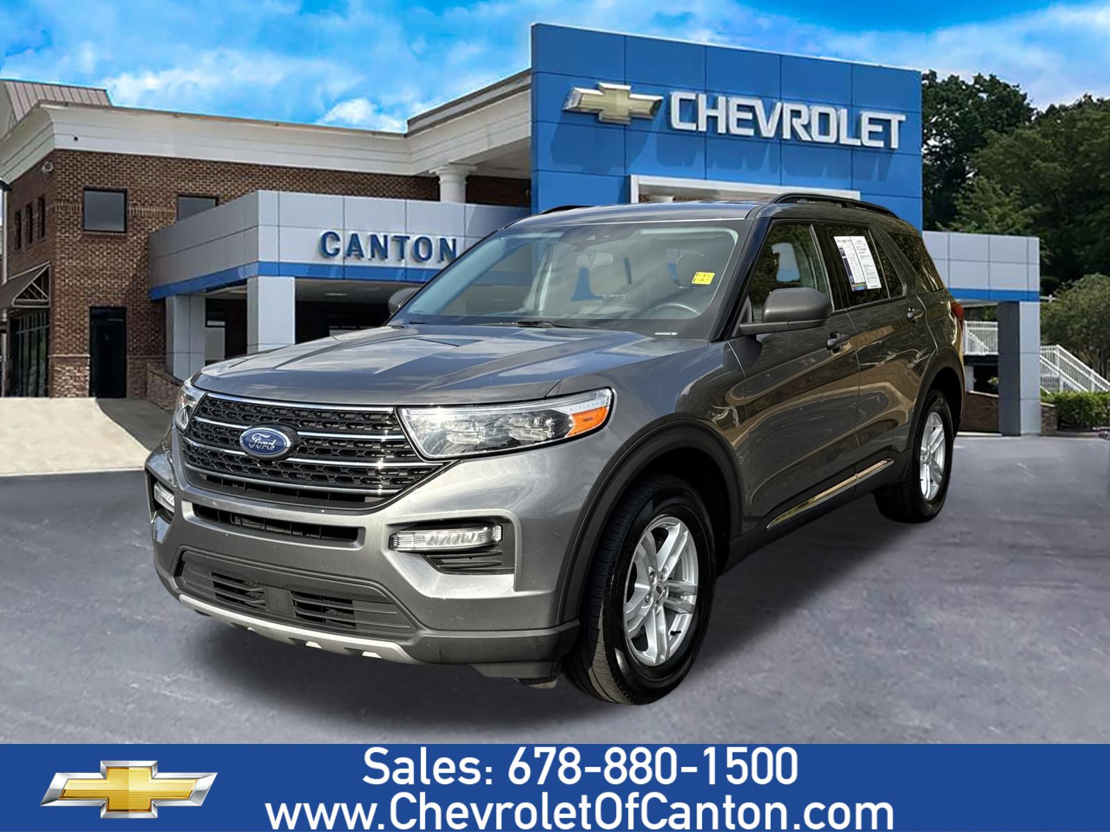 2023 Ford Explorer XLT's photo