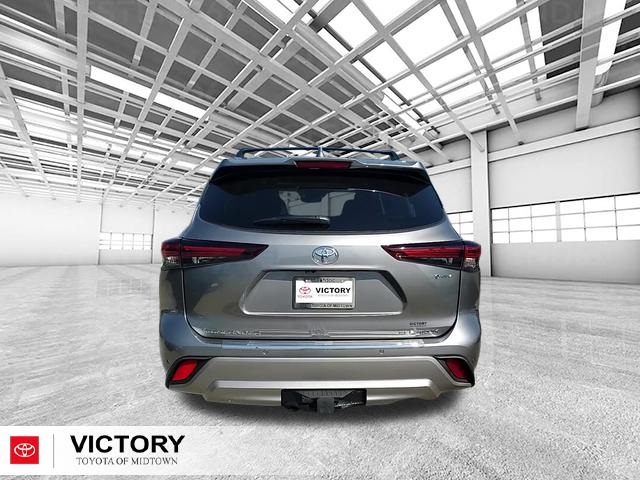 2025 Toyota Highlander Hybrid Platinum photo 4