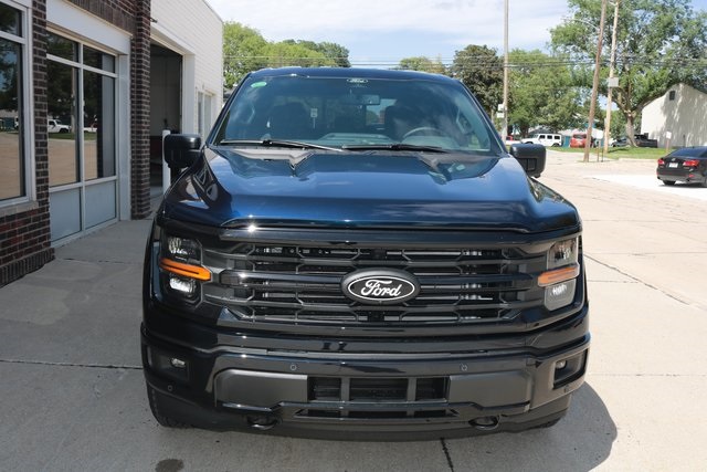 2025 Ford F-150 XLT photo 3