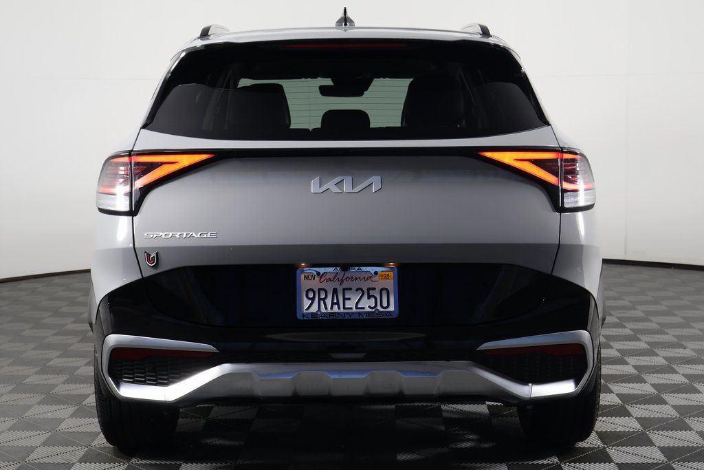 2025 Kia Sportage photo 2