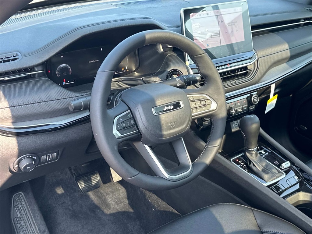 2025 Jeep Compass Limited photo 2