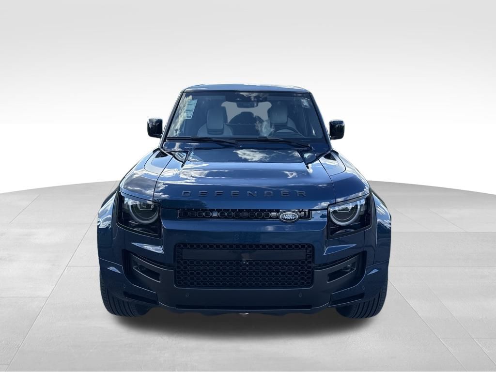 2026 Land Rover Defender 110 V8 photo 4