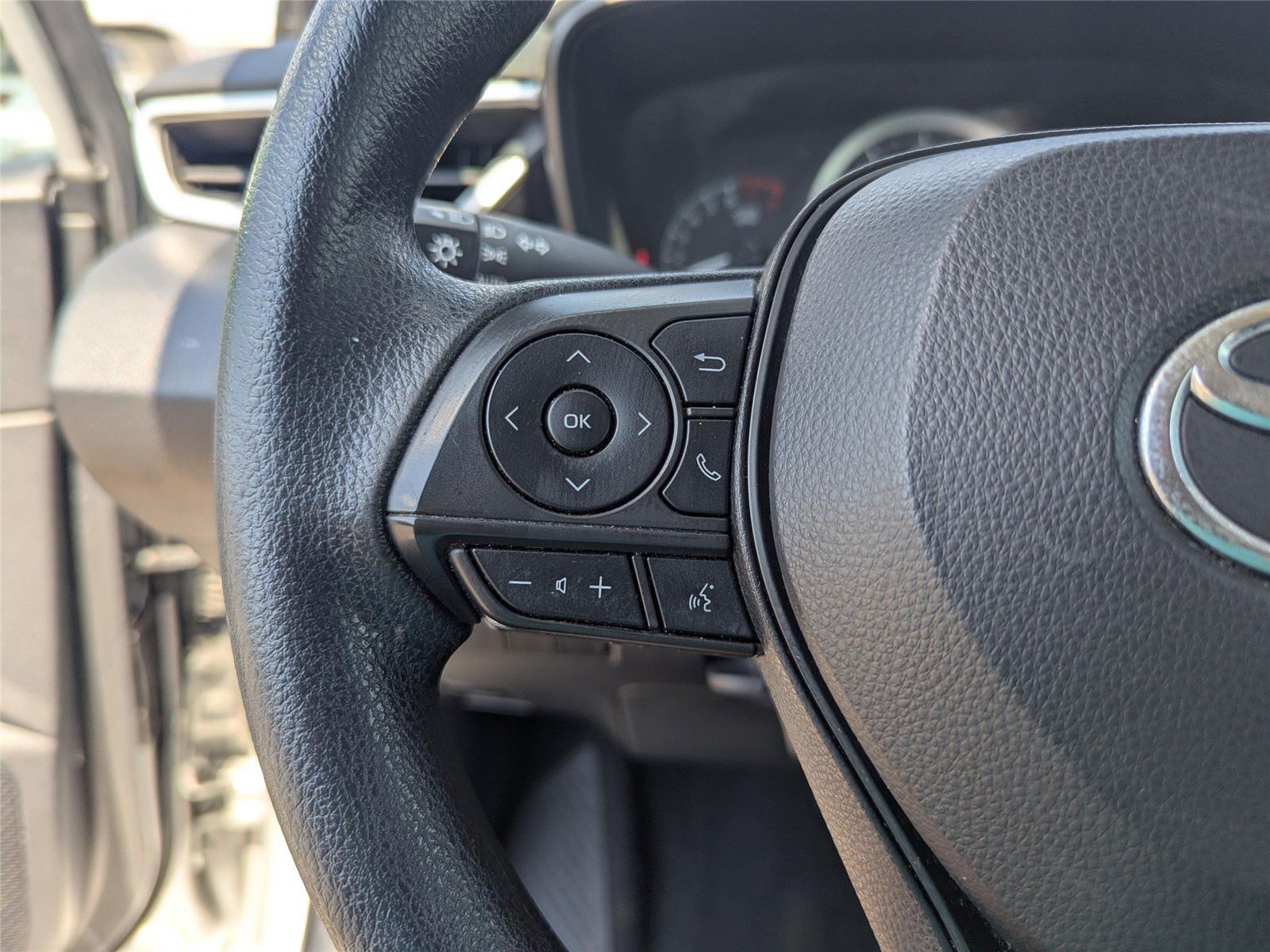 2022 Toyota Corolla LE photo 29