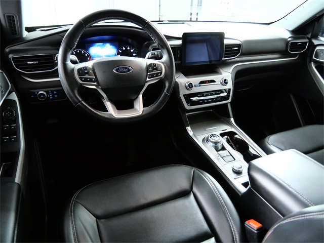2022 Ford Explorer XLT photo 3