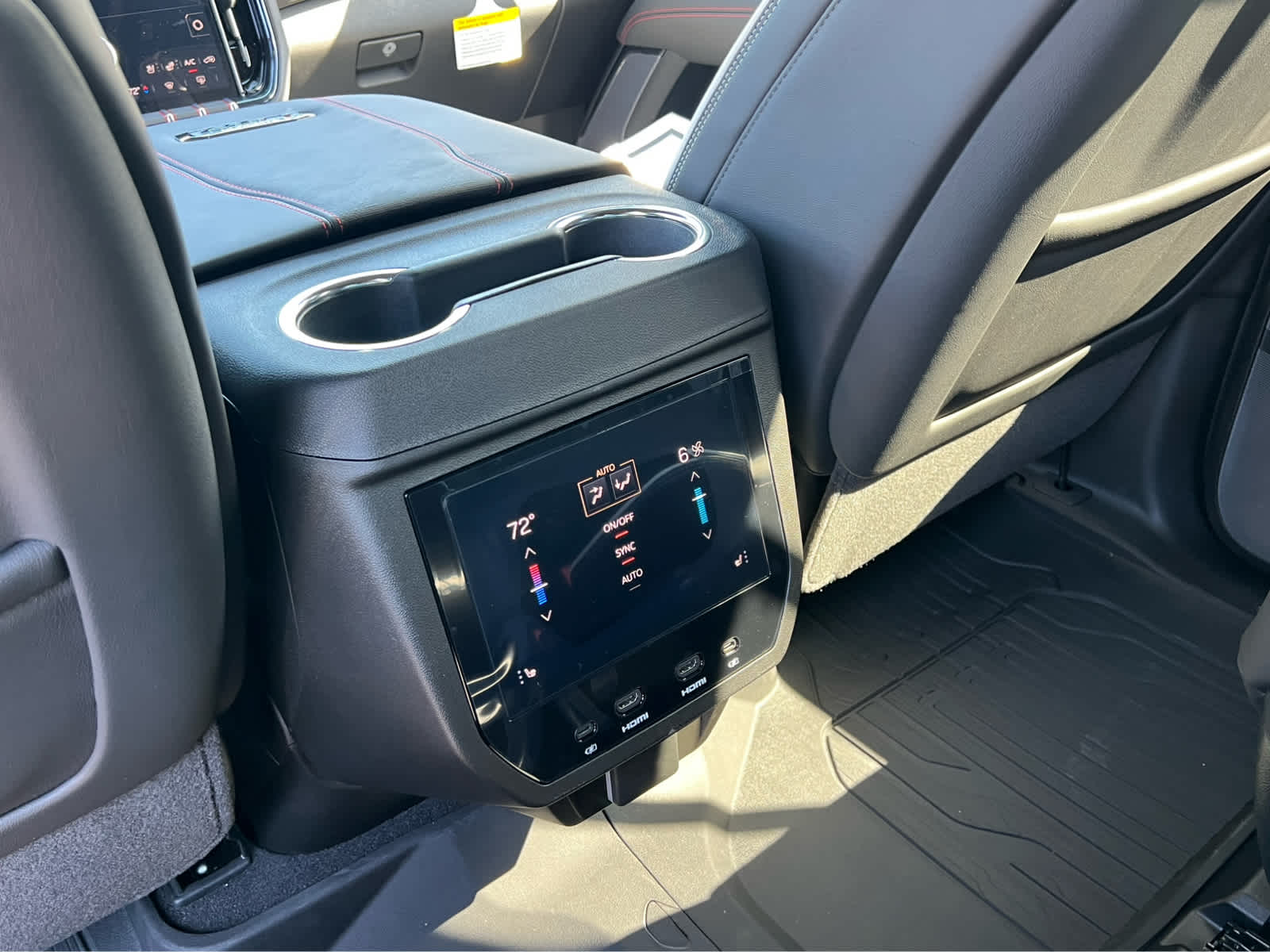 2025 Gmc Yukon AT4 Ultimate photo 17