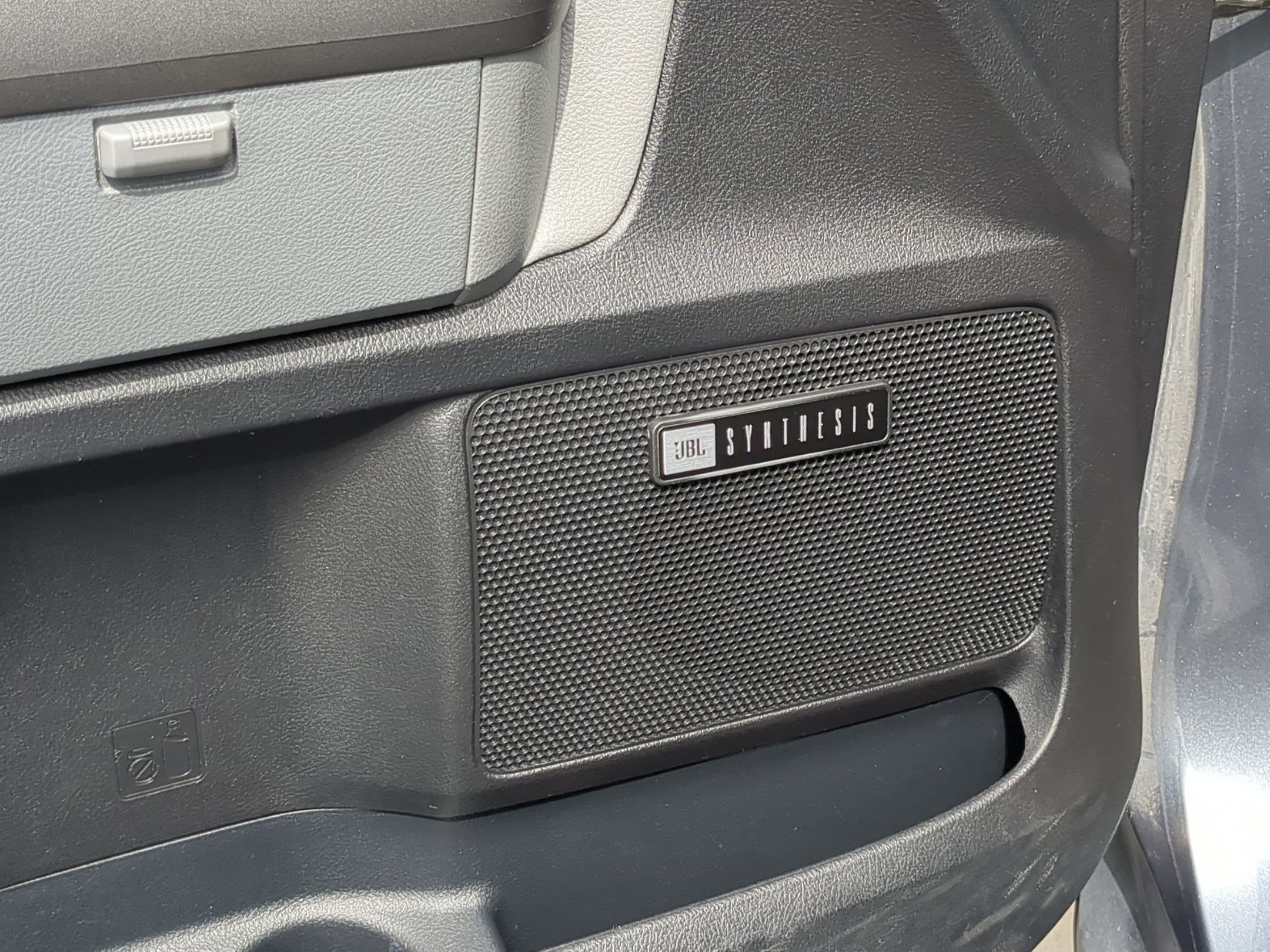 2010 Toyota Sequoia photo 12