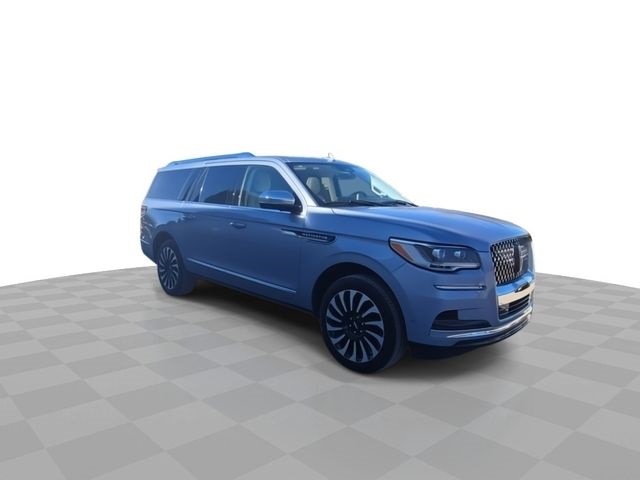 2024 Lincoln Navigator Black Label photo 2