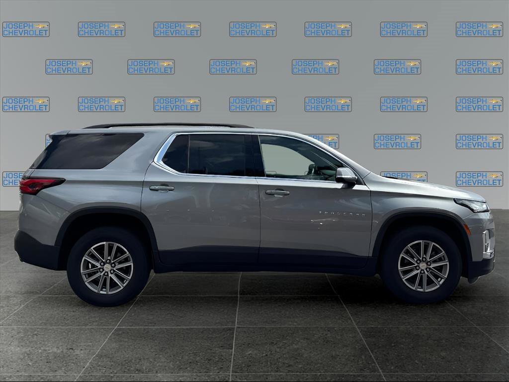 2023 Chevrolet Traverse Cloth photo 3