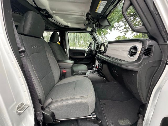 2024 Jeep Wrangler Sahara 4xe photo 29