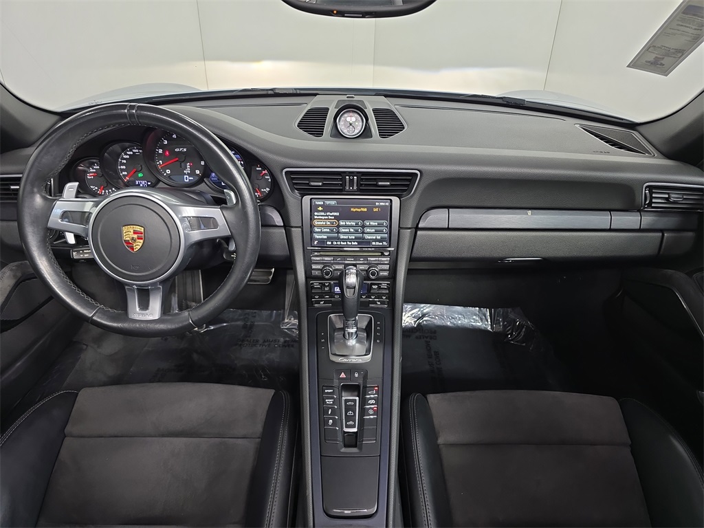 2015 Porsche 911 GTS photo 13