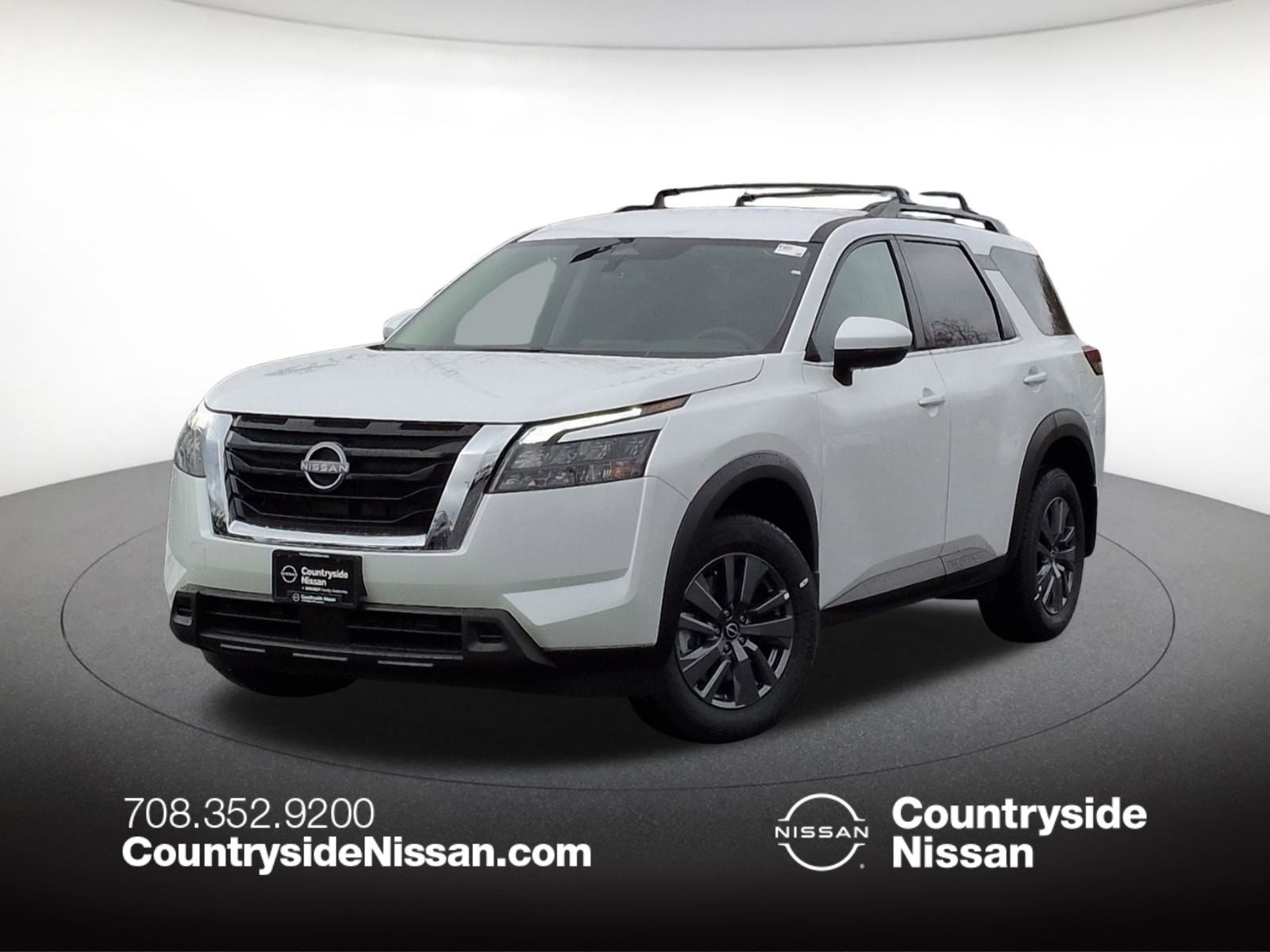 2025 Nissan Pathfinder SV's photo