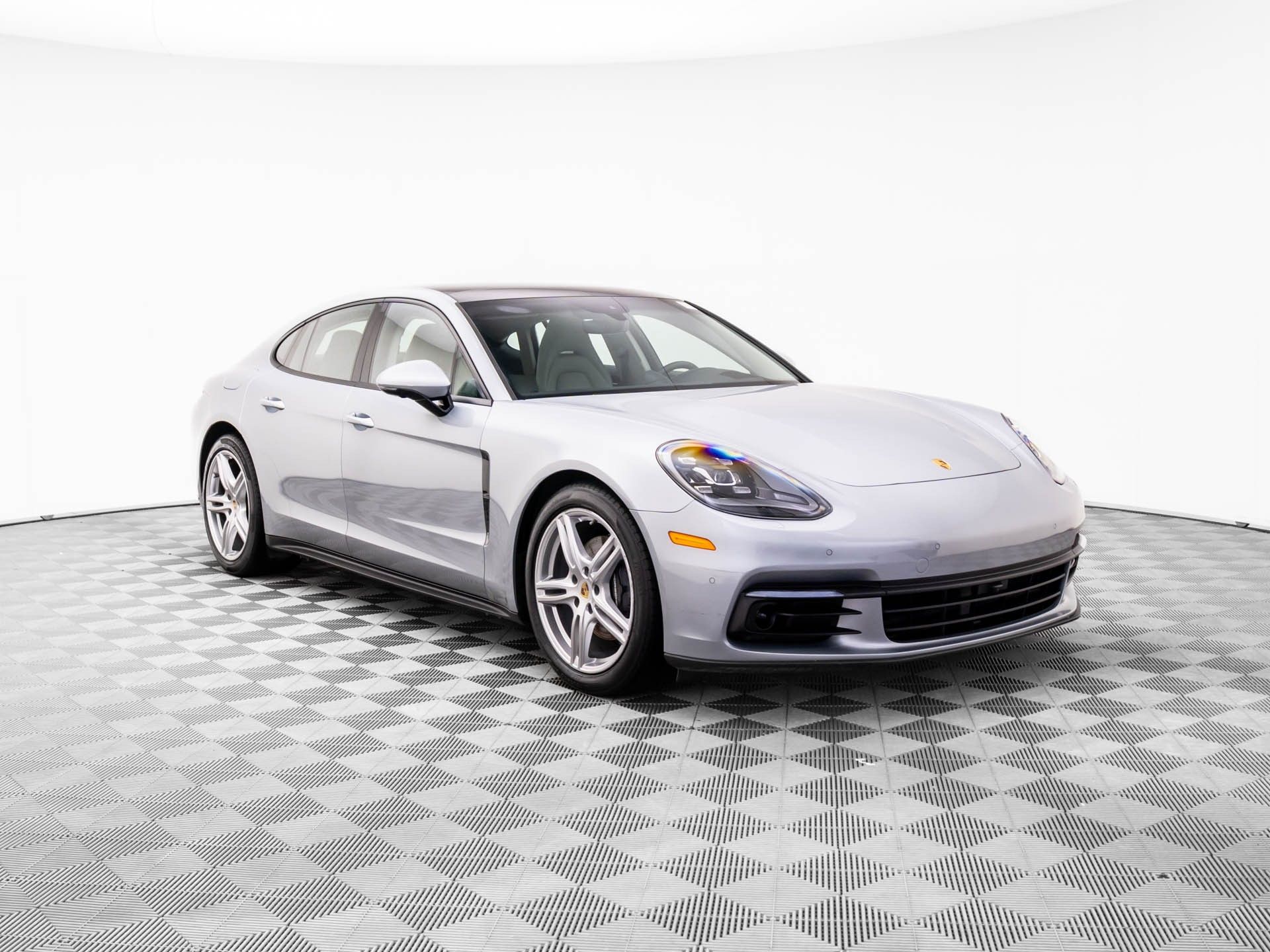 2020 Porsche Panamera 4 photo 6
