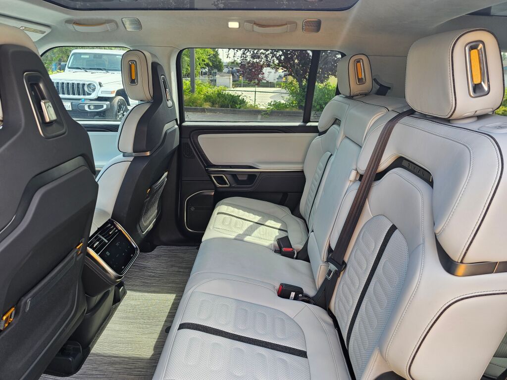 2023 Rivian R1S Adventure photo 20