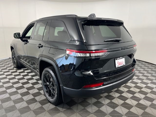 2025 Jeep Grand Cherokee Altitude X photo 3