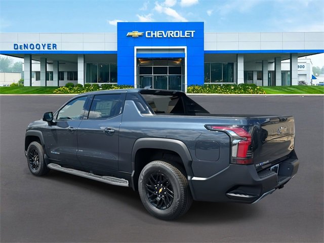 2025 Chevrolet Silverado EV LT photo 7