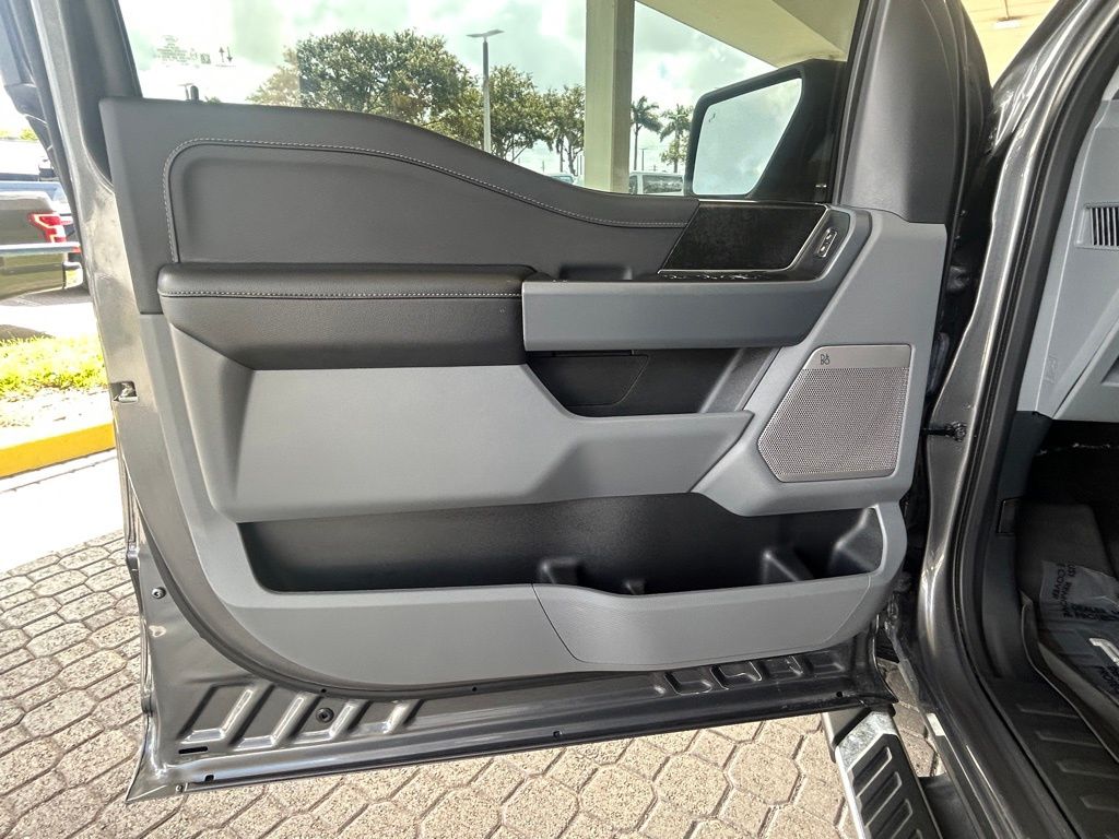 2023 Ford F-150 XLT photo 31