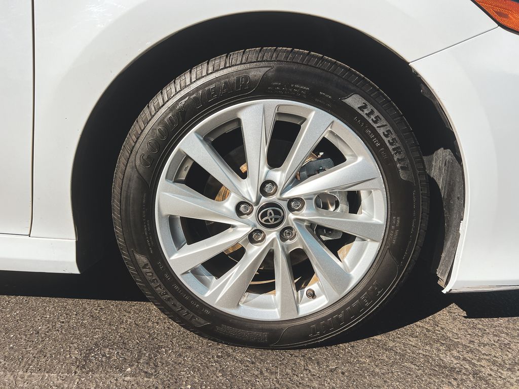2023 Toyota Camry LE photo 11