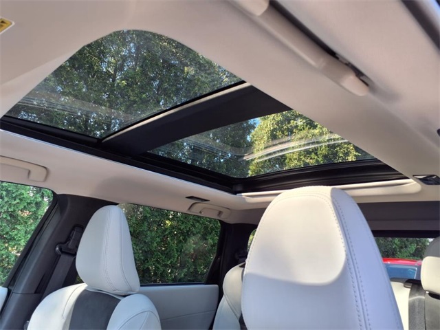 2025 Mitsubishi Outlander SE photo 4