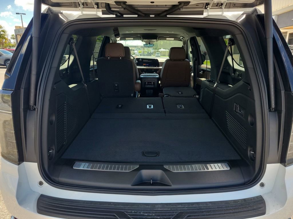 2025 Chevrolet Suburban High Country photo 21