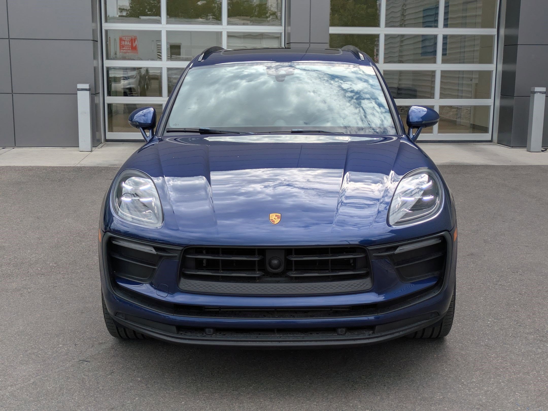 2023 Porsche Macan T photo 9