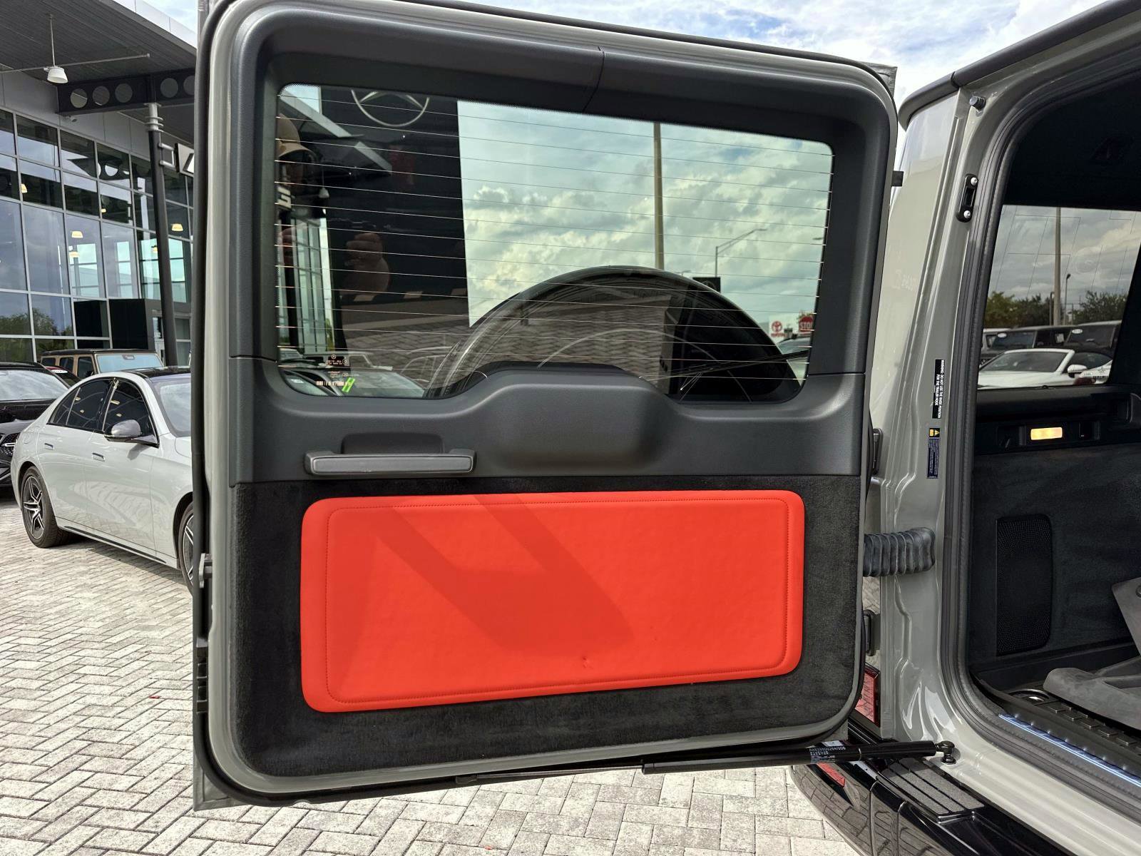 2025 Mercedes Benz G 63 AMG photo 7