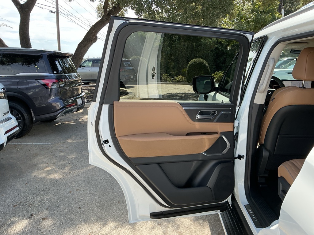 2026 Infiniti QX80 Luxe photo 20