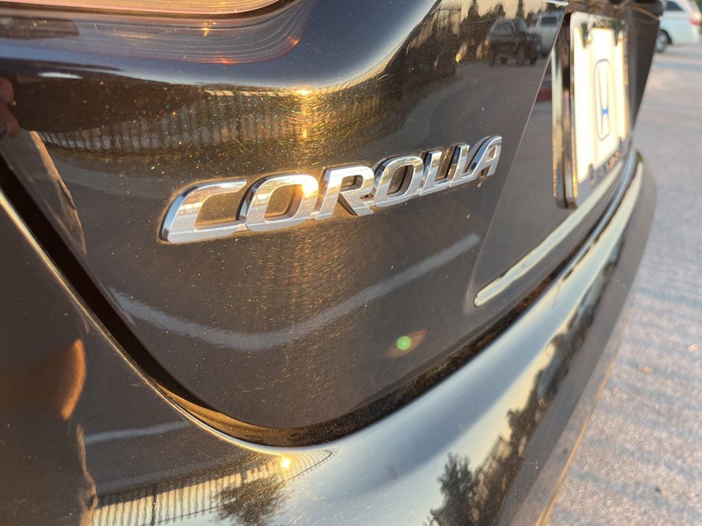 2023 Toyota Corolla LE photo 8