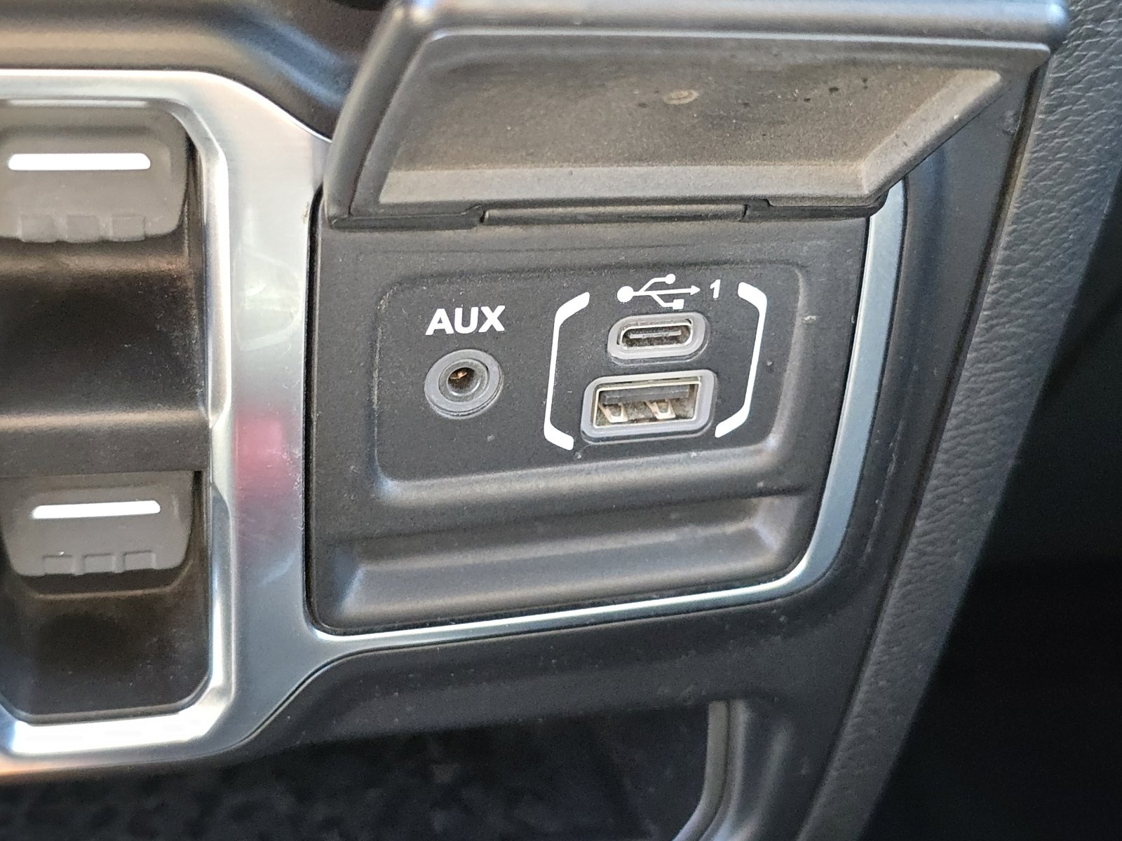 2022 Jeep Gladiator Altitude photo 10
