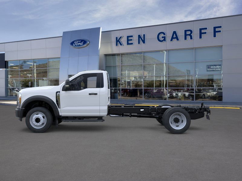 2025 Ford F-550 XL photo 3