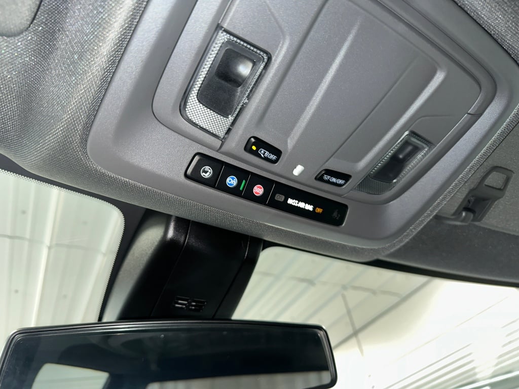 2021 Chevrolet Silverado 1500 Custom photo 2