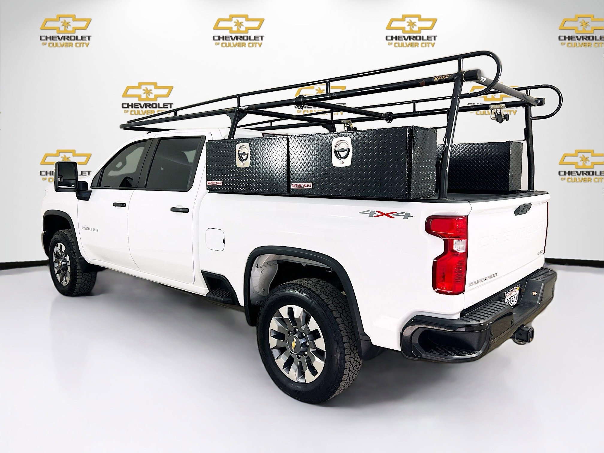 2024 Chevrolet Silverado 2500HD Custom photo 2