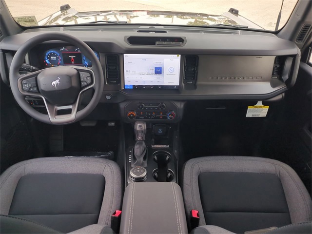 2025 Ford Bronco Base photo 8