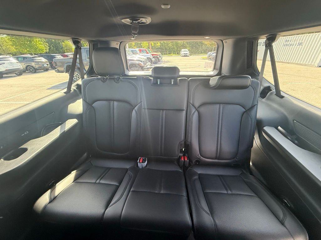 2025 Jeep Wagoneer L Base photo 21