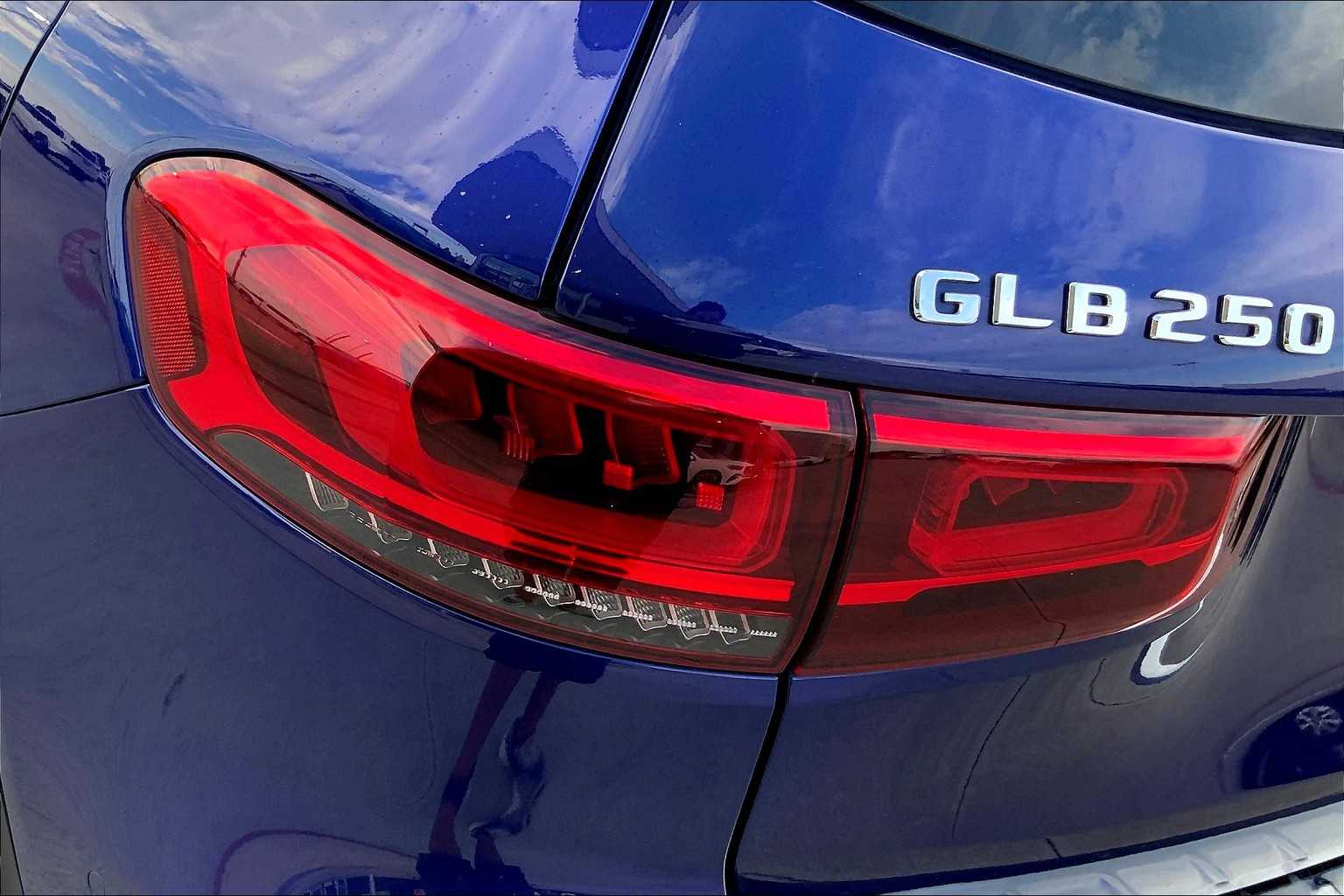 2021 Mercedes Benz GLB 250 photo 23