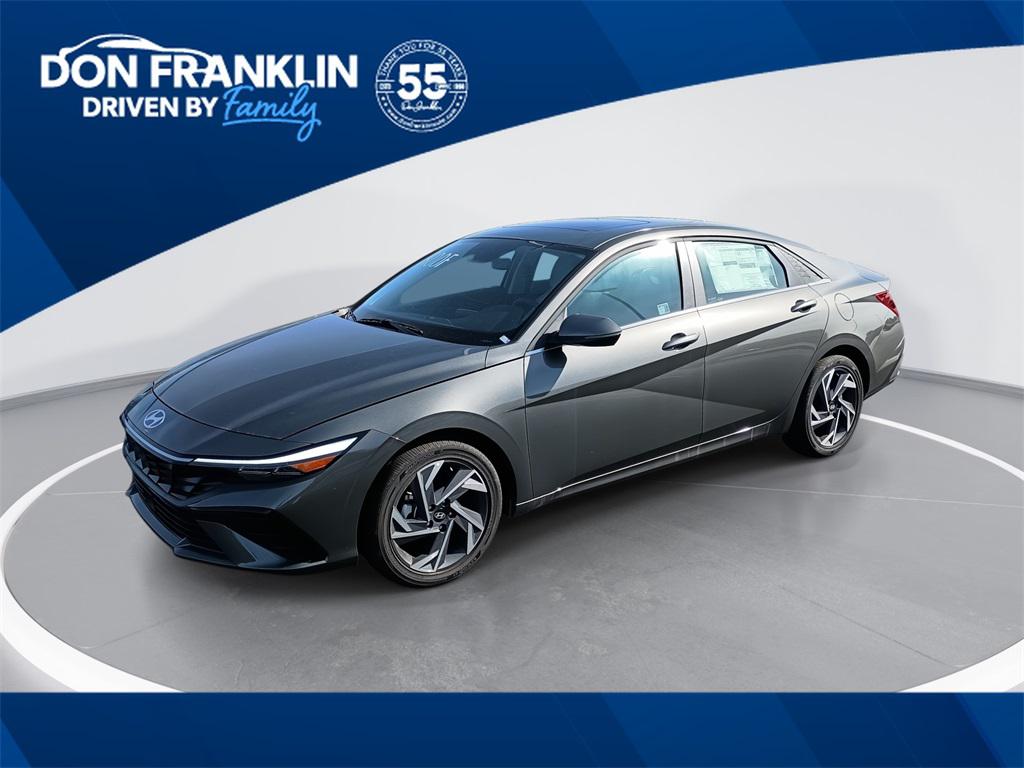 2025 Hyundai Elantra Limited's photo