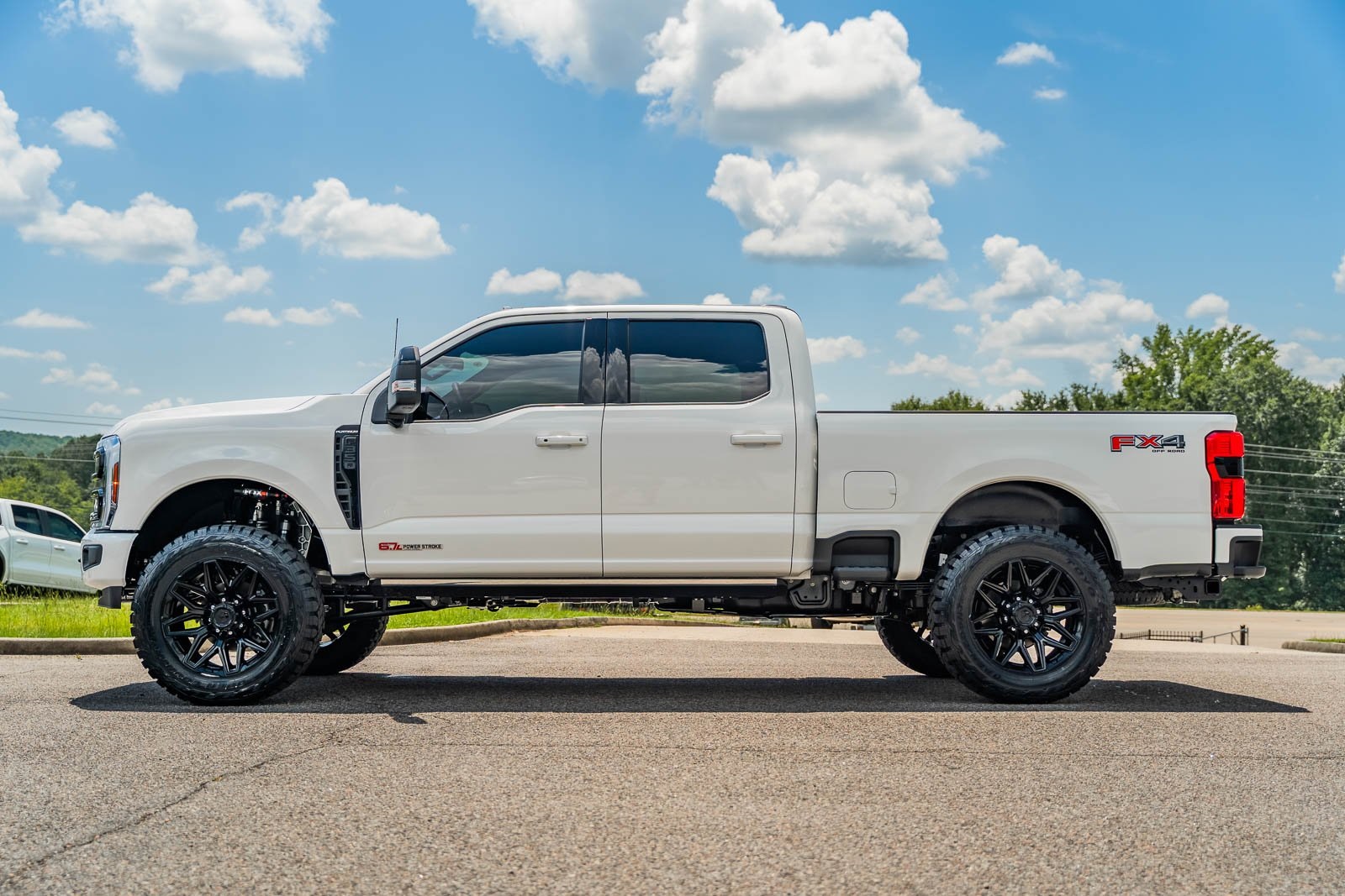 2025 Ford F-350 Platinum photo 4