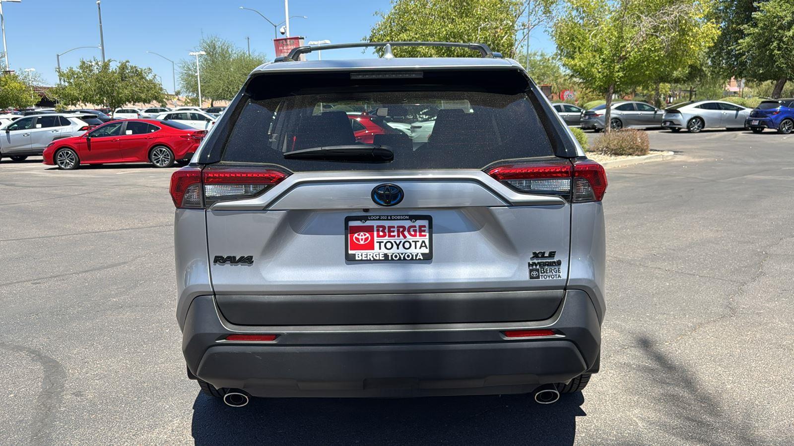 2021 Toyota RAV4 Hybrid XLE photo 5