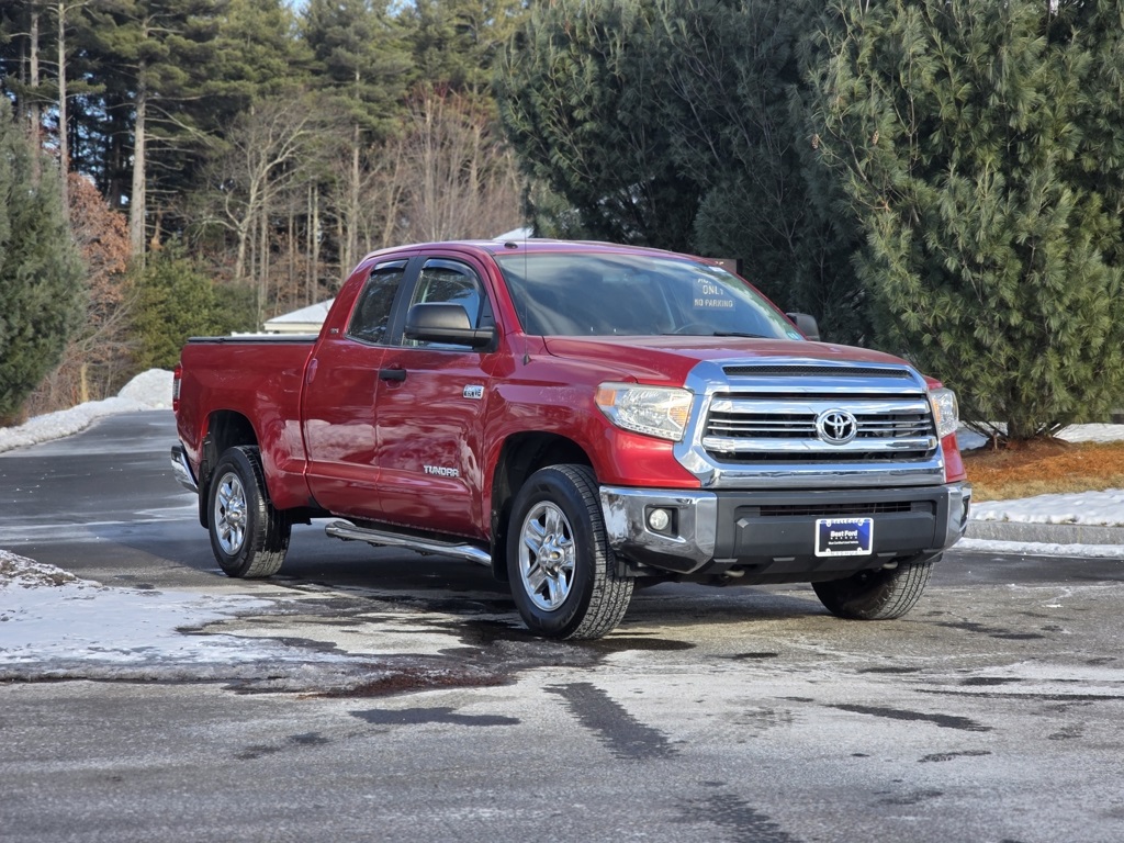 2016 Toyota Tundra SR5's photo
