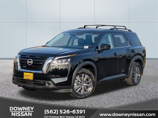 2025 Nissan Pathfinder SV's photo