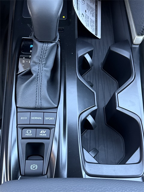 2025 Toyota Camry SE photo 27