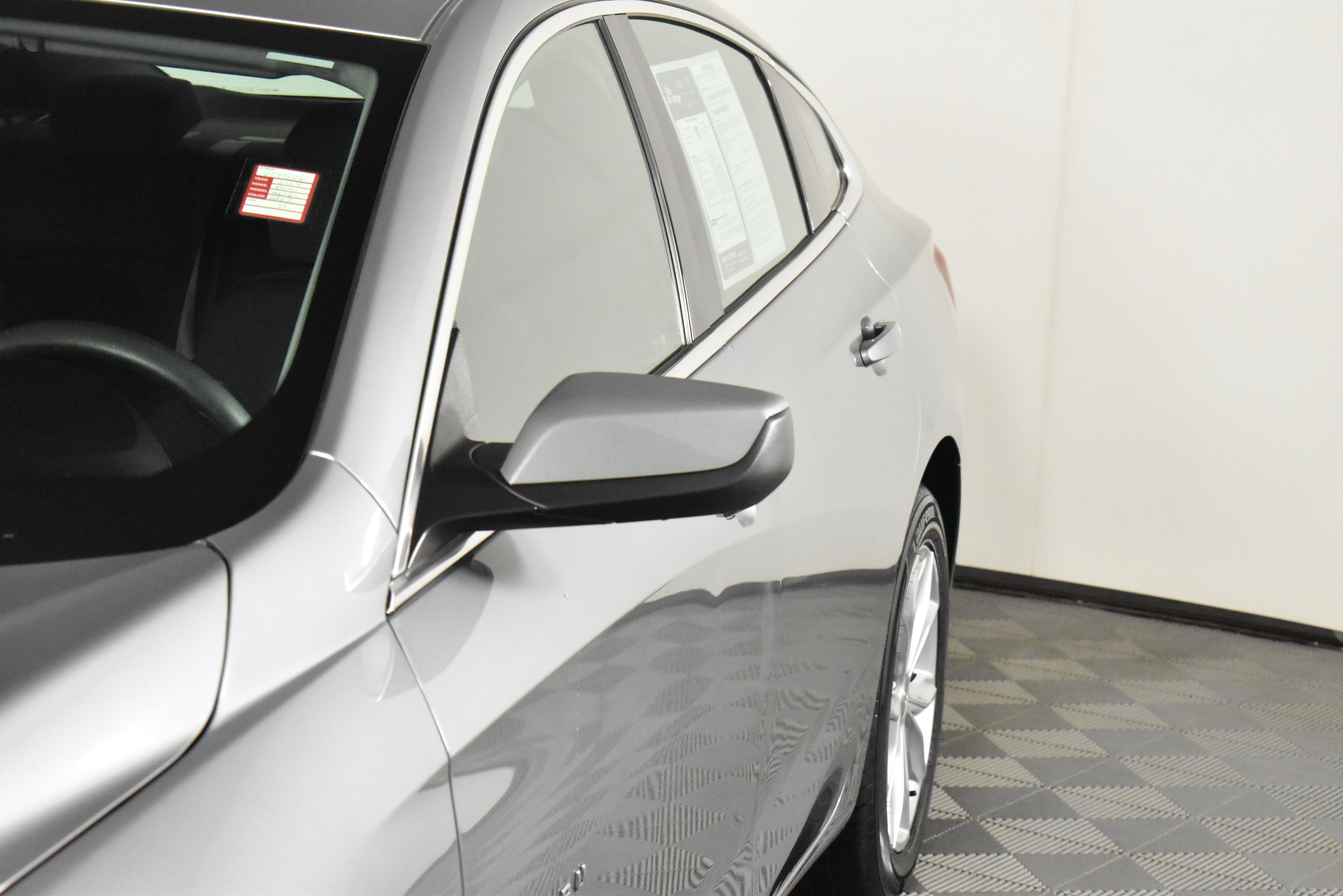 2024 Chevrolet Malibu 1LT photo 2