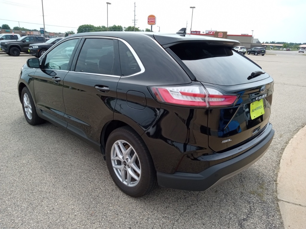 2023 Ford Edge SEL photo 9