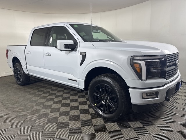 2025 Ford F-150 Platinum's photo