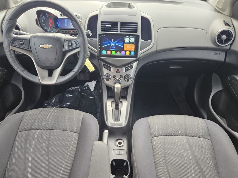 2013 Chevrolet Sonic LT photo 12