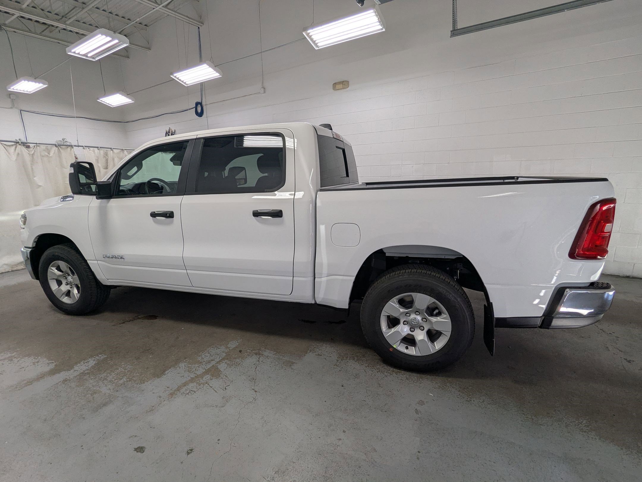 2025 Ram 1500 Tradesman photo 5