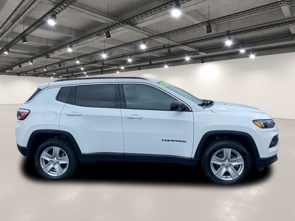2022 Jeep Compass Latitude photo 7